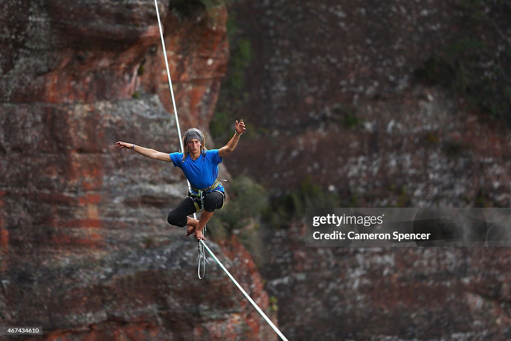 Highlining In The Blue Mountains