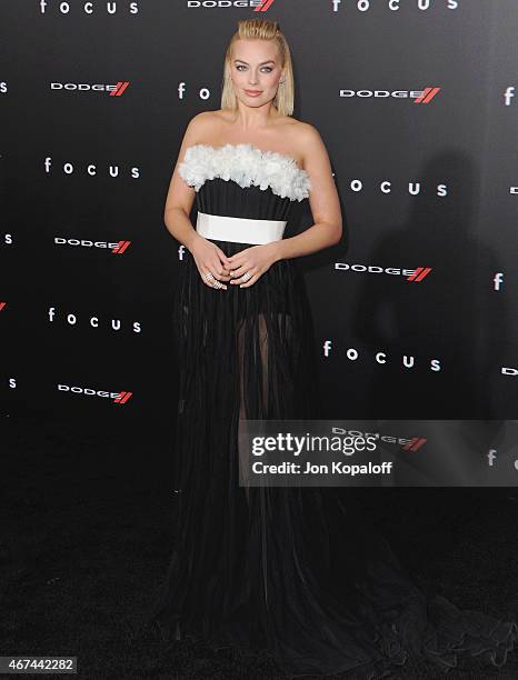 Actress Margot Robbie arrives at the Los Angeles Premiere "Focus" at TCL Chinese Theatre on February 24, 2015 in Hollywood, California.