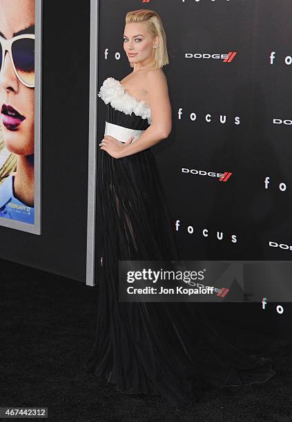 Actress Margot Robbie arrives at the Los Angeles Premiere "Focus" at TCL Chinese Theatre on February 24, 2015 in Hollywood, California.