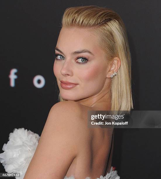 Actress Margot Robbie arrives at the Los Angeles Premiere "Focus" at TCL Chinese Theatre on February 24, 2015 in Hollywood, California.