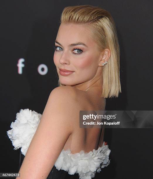 Actress Margot Robbie arrives at the Los Angeles Premiere "Focus" at TCL Chinese Theatre on February 24, 2015 in Hollywood, California.