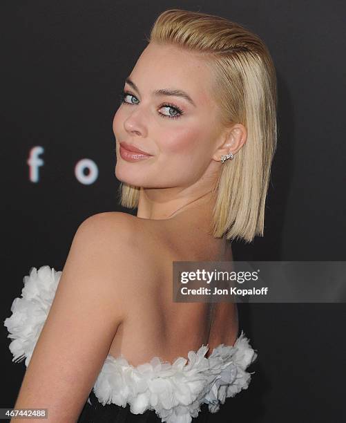 Actress Margot Robbie arrives at the Los Angeles Premiere "Focus" at TCL Chinese Theatre on February 24, 2015 in Hollywood, California.