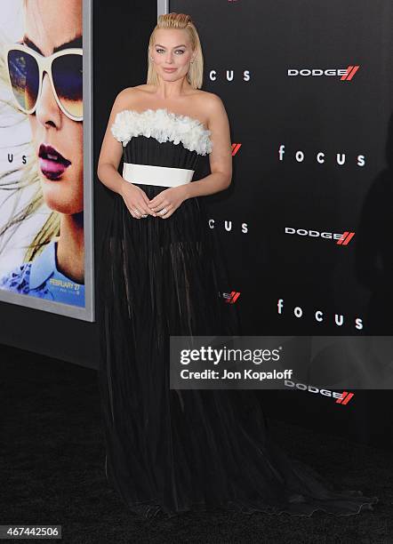 Actress Margot Robbie arrives at the Los Angeles Premiere "Focus" at TCL Chinese Theatre on February 24, 2015 in Hollywood, California.