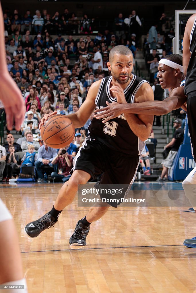 San Antonio Spurs v Dallas Mavericks