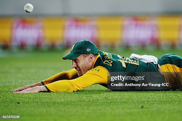 Francois du Plessis of South Africa drops a catch during the 2015 Cricket World Cup Semi Final match between New Zealand and South Africa at Eden...