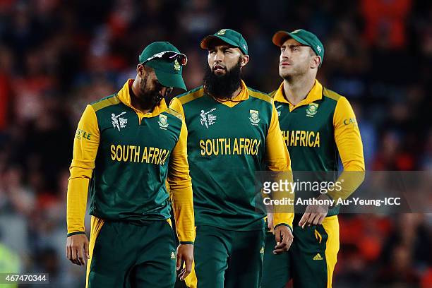 Duminy, Hashim Amla and Francois du Plessis of South Africa look on during the 2015 Cricket World Cup Semi Final match between New Zealand and South...