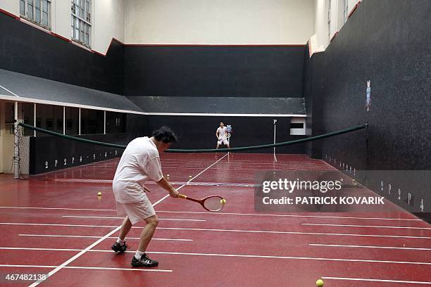 Paume Rackets 3,493 Jeu De Paume Photos & High Res Pictures - Getty Images