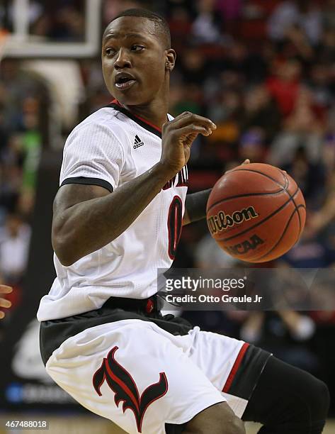 Terry Rozier of the Louisville Cardinals in action against the UNI Panthers during the third round of the 2015 Men's NCAA Basketball Tournament at...