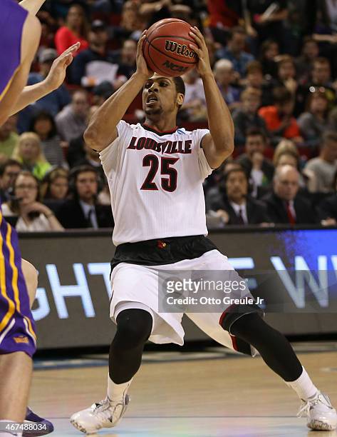 Wayne Blackshear of the Louisville Cardinals in action against the UNI Panthers during the third round of the 2015 Men's NCAA Basketball Tournament...