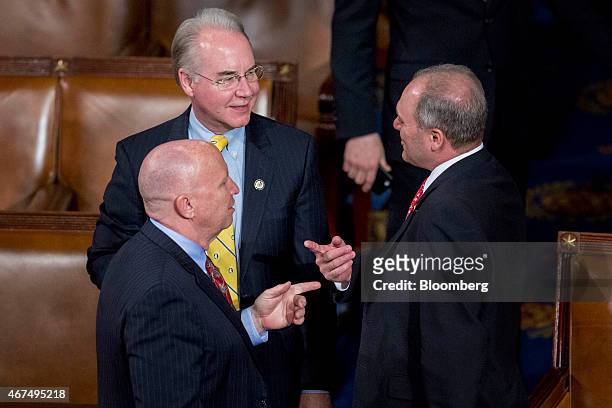 Representative Thomas "Tom" Price, a Republican from Georgia and chairman of the House Budget Committee, center, talks to House Majority Whip Steve...