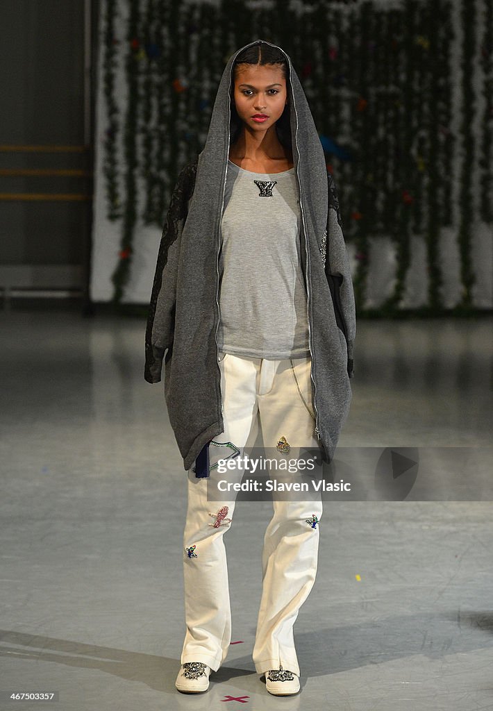 Yuna Yang - Runway - Mercedes-Benz Fashion Week Fall 2014