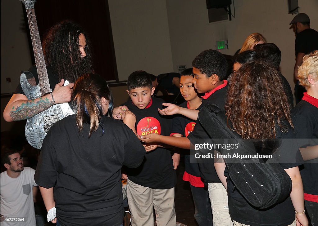 Little Kids Rock and KoRn Guitarist Munky Celebrate $1.2 Million of Donations from Hot Topic Foundation with Massive School Instrument Delivery