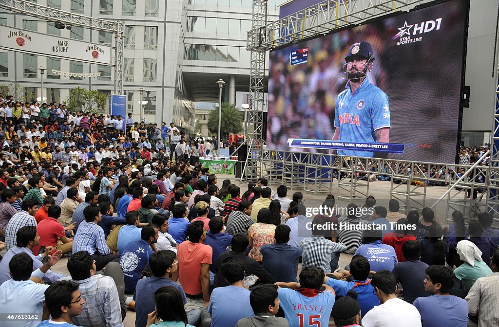 Indian Fans Watch India vs Australia Cricket World Cup Semifinal Match