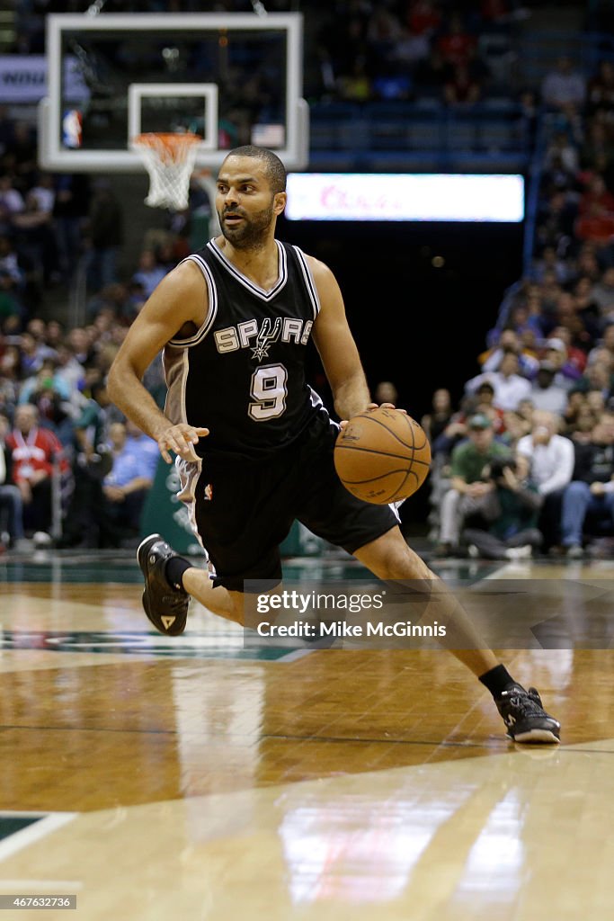 San Antonio Spurs v Milwaukee Bucks