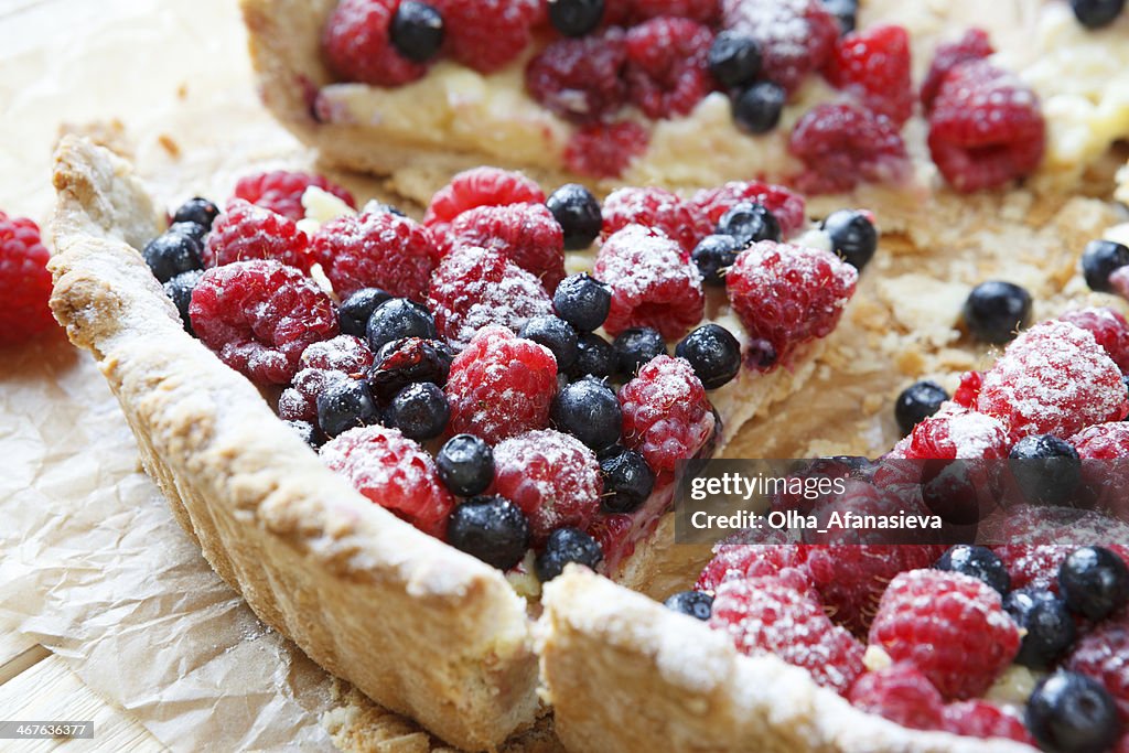 Verão Torta de frutas vermelhas com creme de chantili