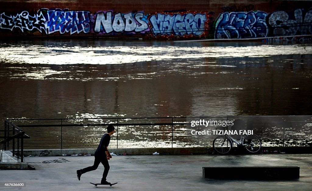 ITALY-ROME-TIBER-FEATURE