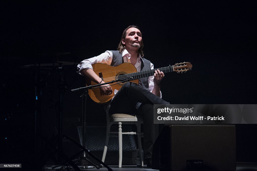 Vicente Amigo  Performs At La Cigale