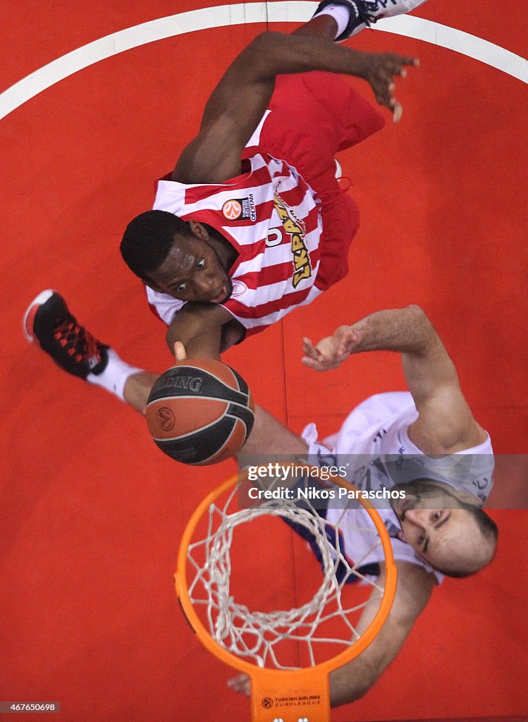 Olympiacos Piraeus v Anadolu Efes Istanbul - Turkish Airlines Euroleague Top 16