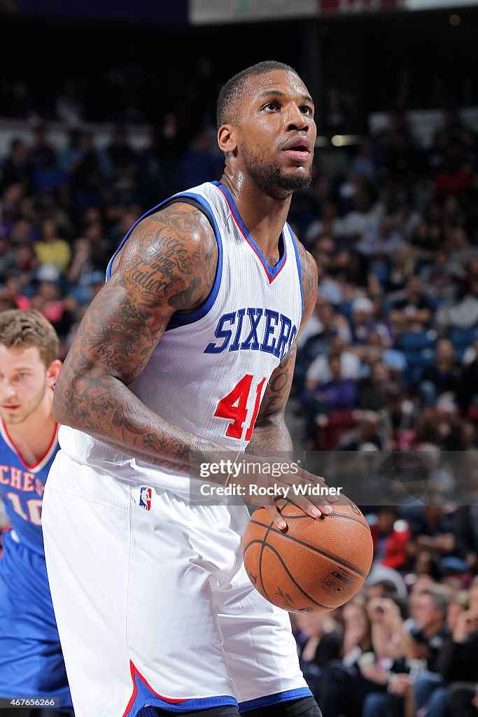 Philadelphia 76ers v Sacramento Kings