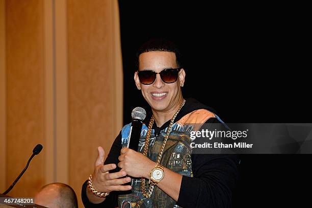 The Dady Raper 91 2 Network Stock Photos, High-Res Pictures, and Images - Getty Images