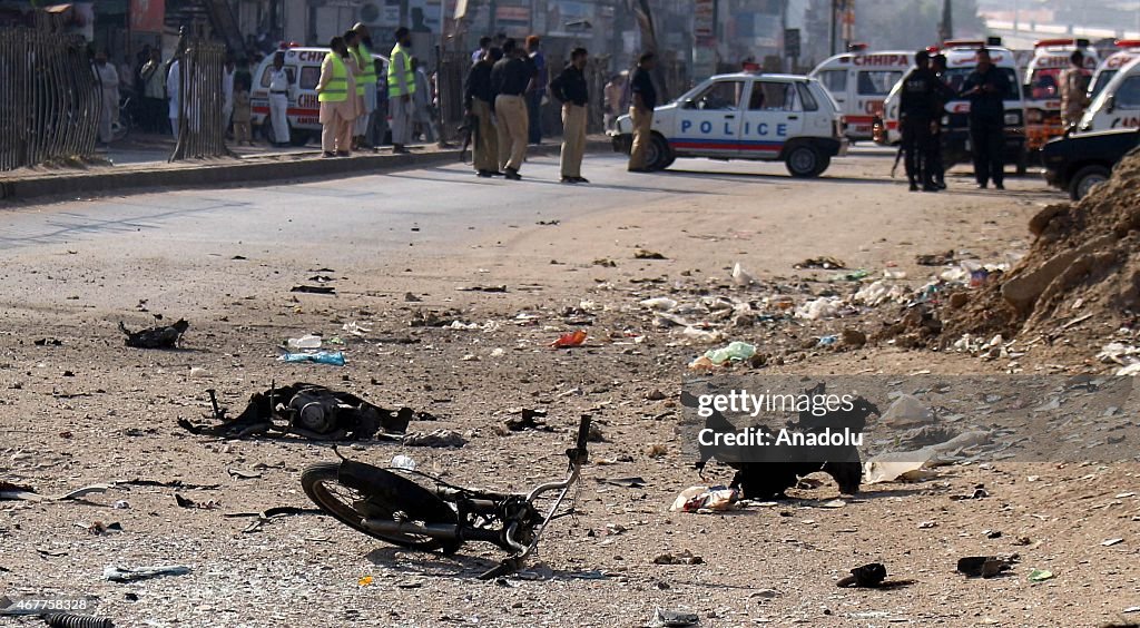 Bomb blast in Karachi targeting a police bus