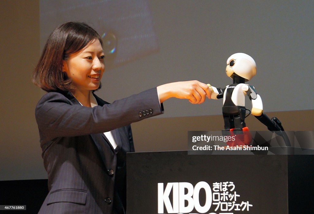 Humanoid Robot 'Kirobo' Awarded Two Guinness World Records