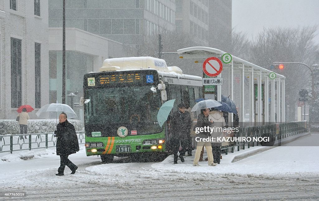 JAPAN-WEATHER-SNOW