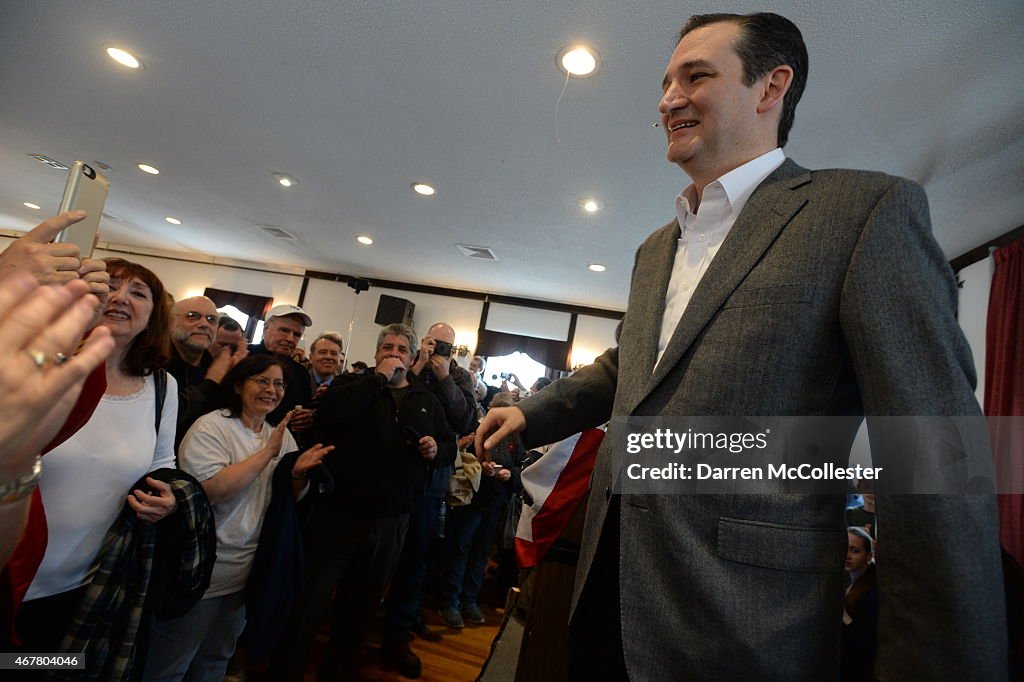 Candidate For GOP Presidential Nomination Ted Cruz (R-TX) Campaigns In New Hampshire