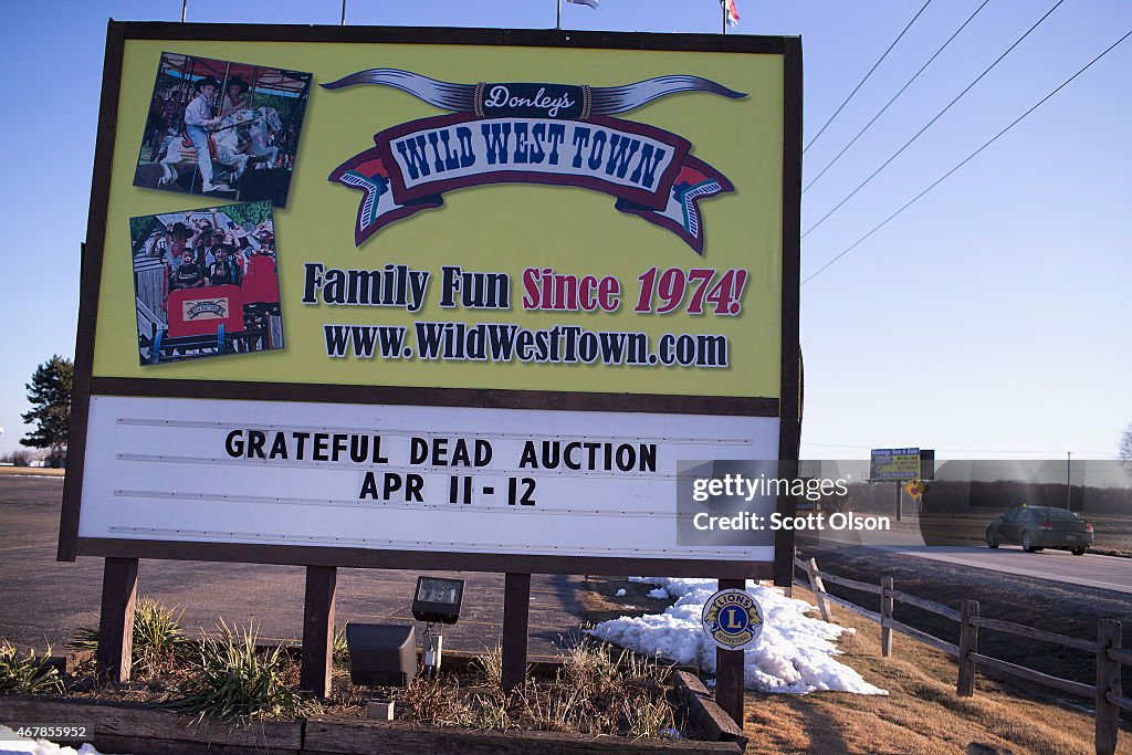 Valuable Grateful Dead Artifacts Go Up For Auction