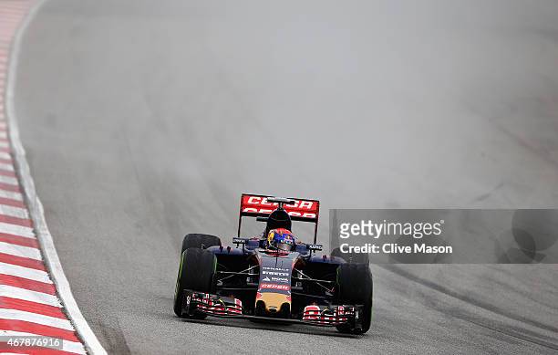 Max Verstappen of Netherlands and Scuderia Toro Rosso drives during qualifying for the Malaysia Formula One Grand Prix at Sepang Circuit on March 28,...