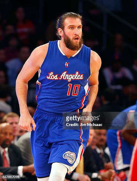 Spencer Hawes of the Los Angeles Clippers in action against the New York Knicks at Madison Square Garden on March 25, 2015 in New York City. The...