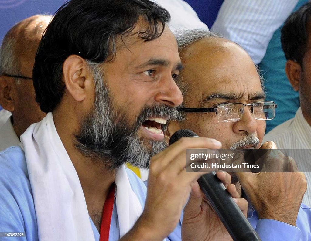 AAP's National Council Meeting, Expels Rebels Yogendra Yadav And Prashant Bhushan