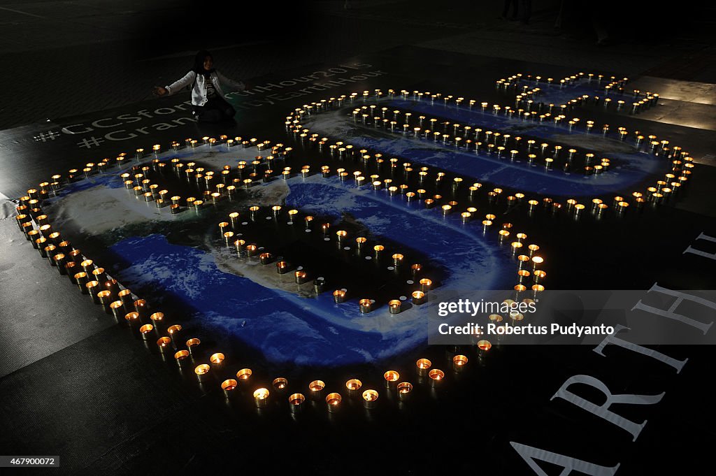 Surabaya Celebrates Earth Hour 2015