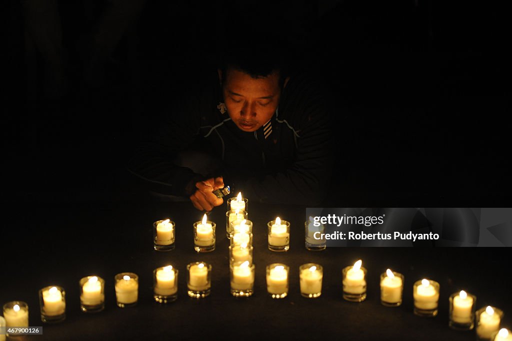 Surabaya Celebrates Earth Hour 2015