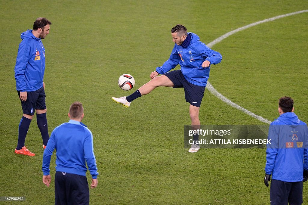 FBL-EURO-2016-HUN-GRE-TRAINING