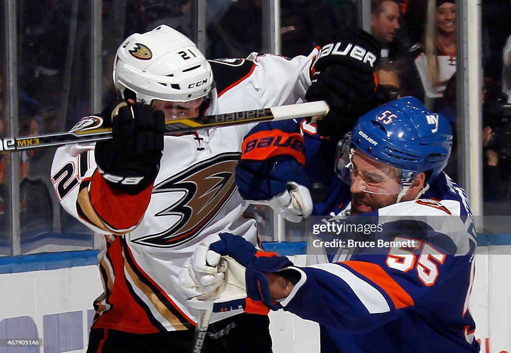 Anaheim Ducks v New York Islanders