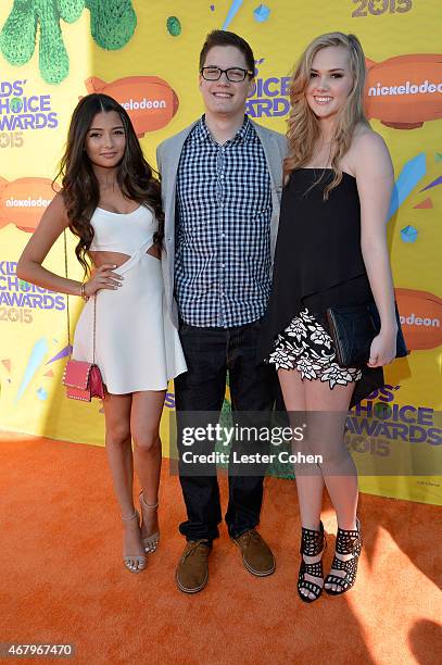 Actors Cristine Prosperi, Justin Kelly and Karis Camero attend Nickelodeon's 28th Annual Kids' Choice Awards held at The Forum on March 28, 2015 in...