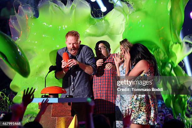 Actors Nolan Gould, Jesse Tyler Ferguson, Rico Rodriguez, Sarah Hyland and Ariel Winter get slimed as they accept the award for Favorite Family TV...