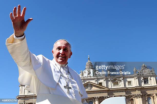Pope Francis waves to the faithful as he leaves St. Peter's Square at the the end of Palm Sunday Mass on March 29, 2015 in Vatican City, Vatican. On...
