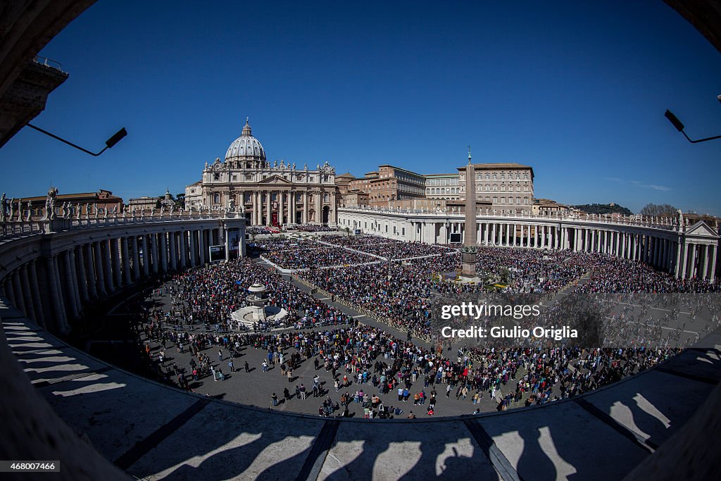 Pope Attends Palm Sunday