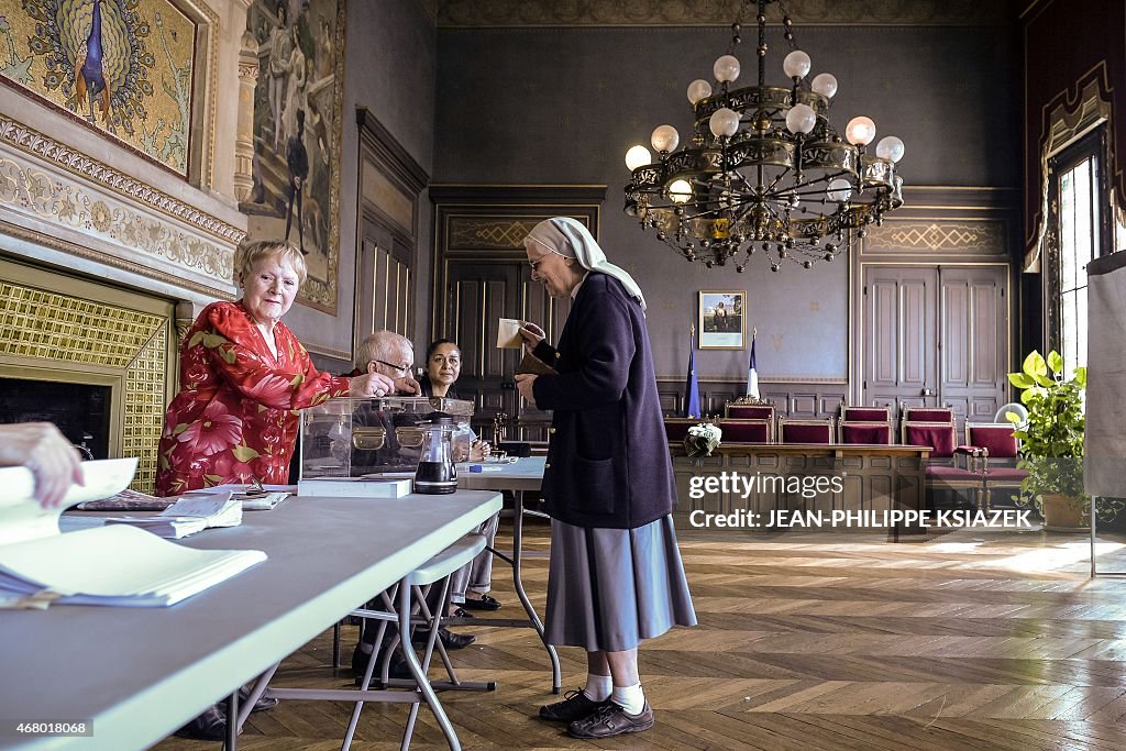 FRANCE-VOTE-DEPARTEMENTALES-DROME