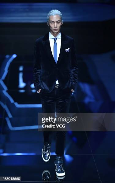 A model walks the runway during N?1 show during day five of... News ...