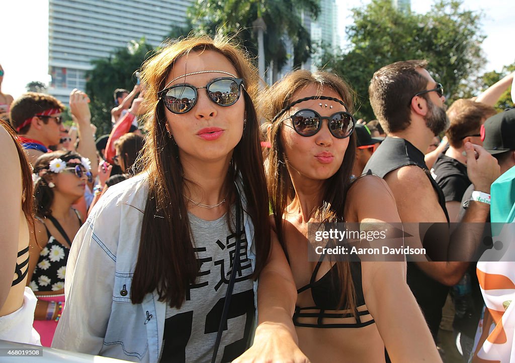 Ultra Music Festival - Day 2 - Street Style