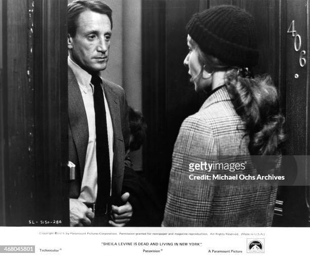 Actor Roy Scheider and actress Jeannie Berlin on set of the movie "Sheila Levine Is Dead and Living in New York" , circa 1975.