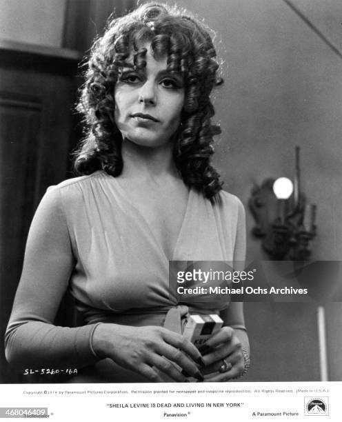 Actress Jeannie Berlin on set of the movie "Sheila Levine Is Dead and Living in New York" , circa 1975.