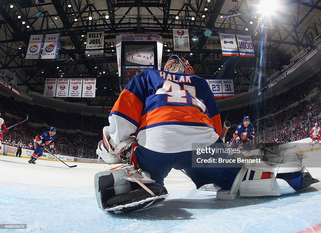 Detroit Red Wings v New York Islanders