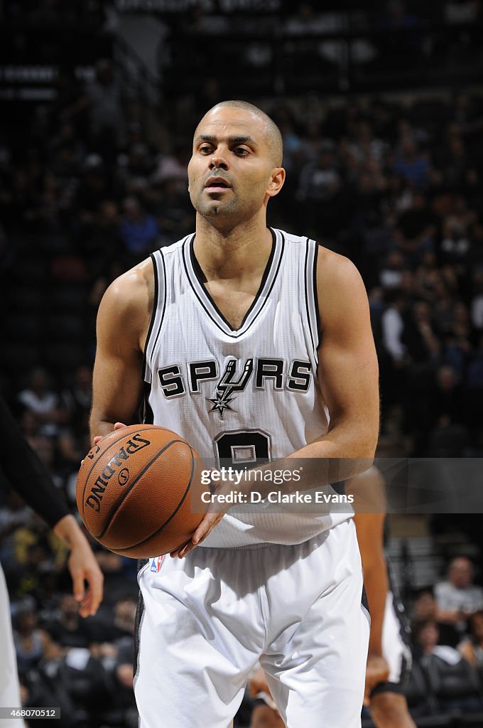 Memphis Grizzlies v San Antonio Spurs