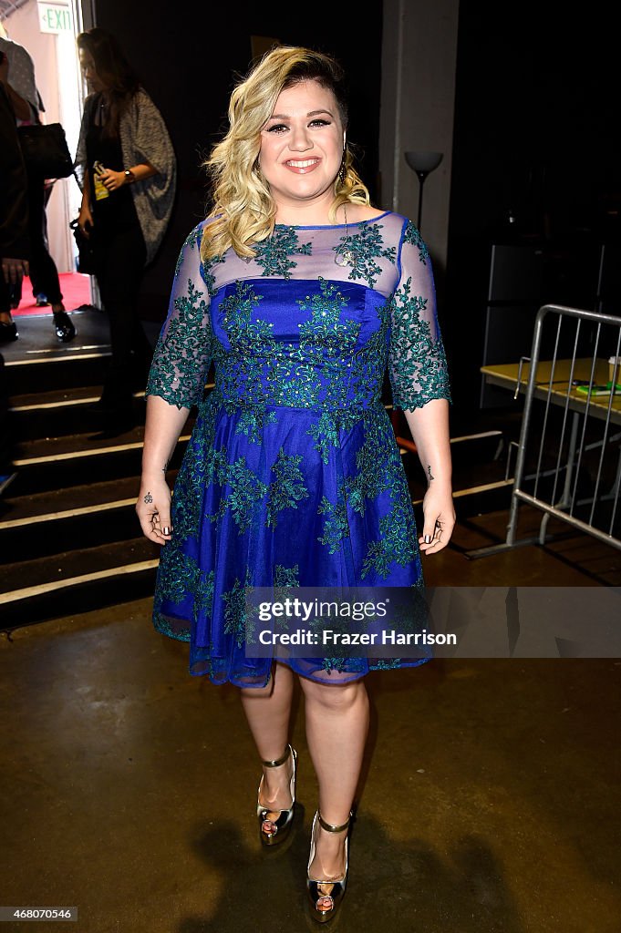 2015 iHeartRadio Music Awards On NBC - Backstage And Audience