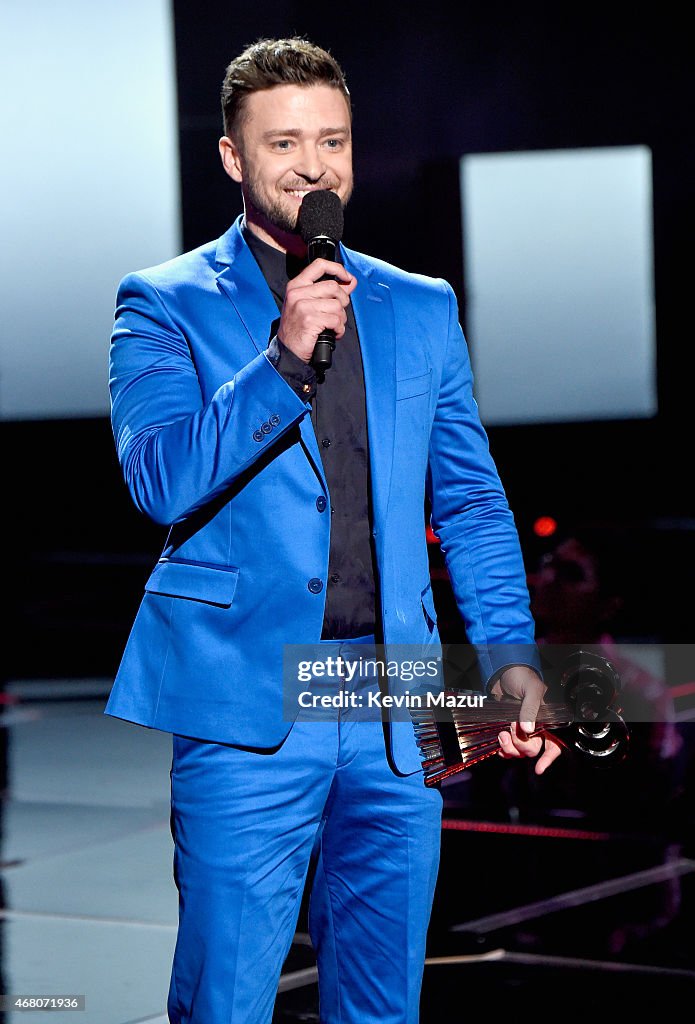 2015 iHeartRadio Music Awards On NBC - Show