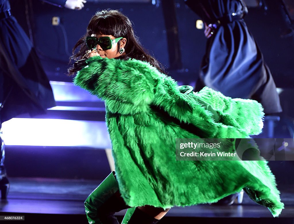 2015 iHeartRadio Music Awards On NBC - Show